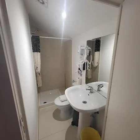 What Else - מלון