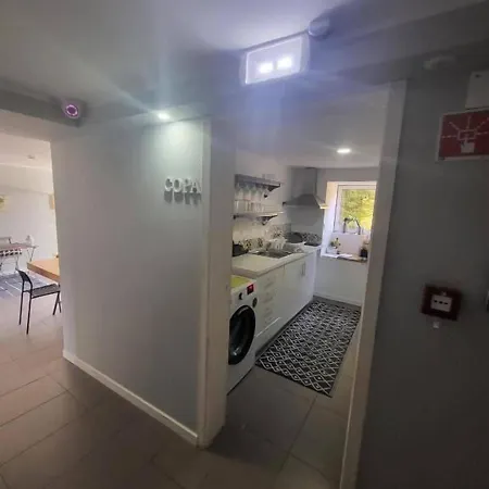 מלון What Else -